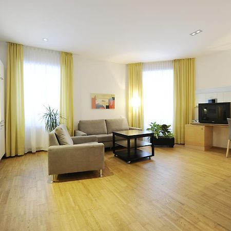 Heinapartment Vienna Airport Schwechat Εξωτερικό φωτογραφία