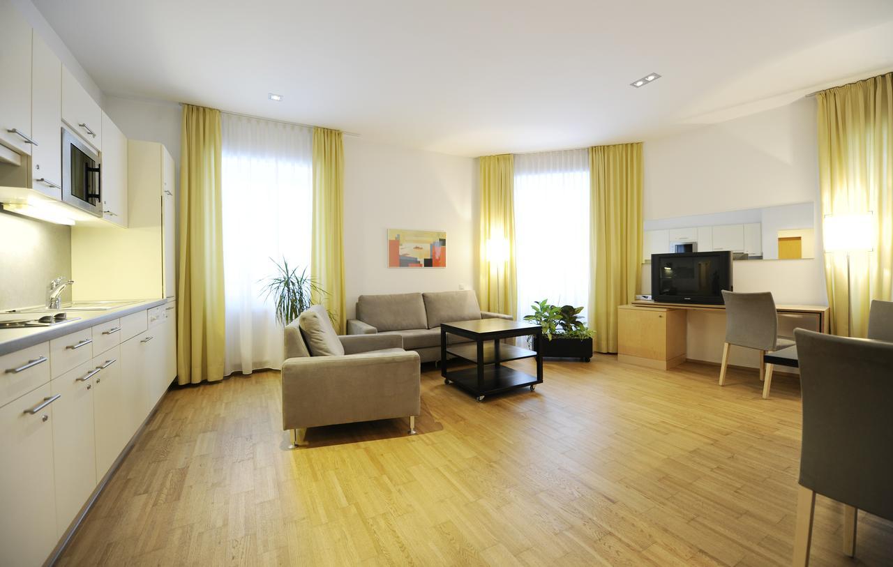 Heinapartment Vienna Airport Schwechat Εξωτερικό φωτογραφία