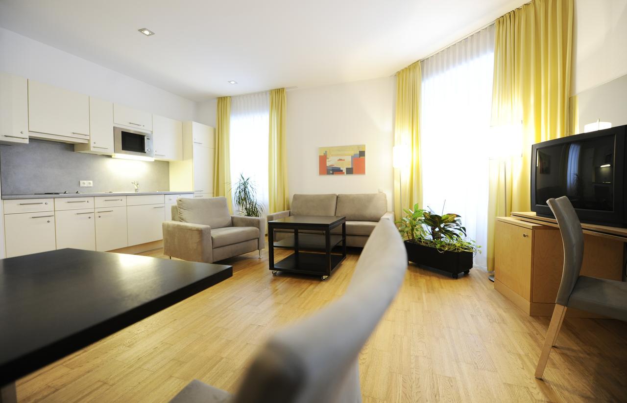 Heinapartment Vienna Airport Schwechat Εξωτερικό φωτογραφία